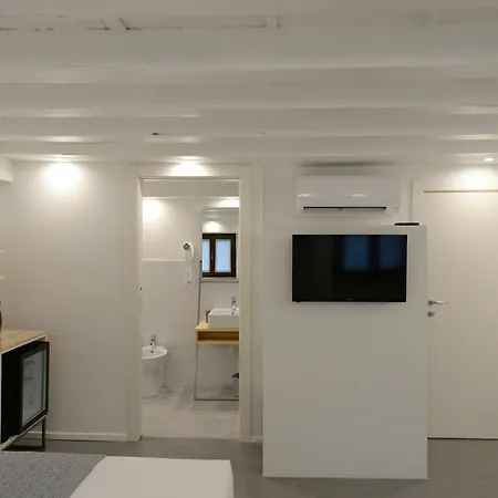 Casa de hóspedes Piano Tre 2*